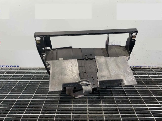 bontott BMW 7 Első Hamutartó