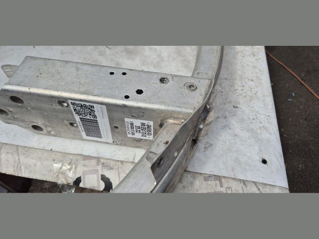 bontott BMW 7 Első Lökhárító Merevítő (Fém)