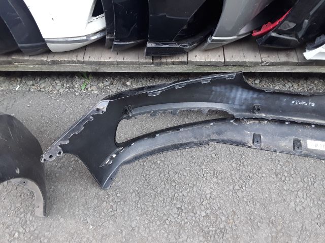 bontott BMW 7 Első Lökhárító (Üresen)