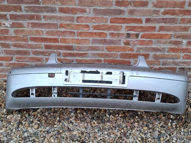 bontott BMW 7 Első Lökhárító (Üresen)