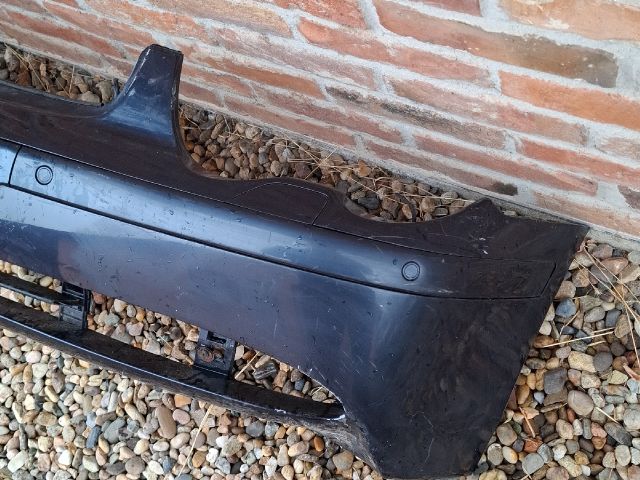 bontott BMW 7 Első Lökhárító (Üresen)