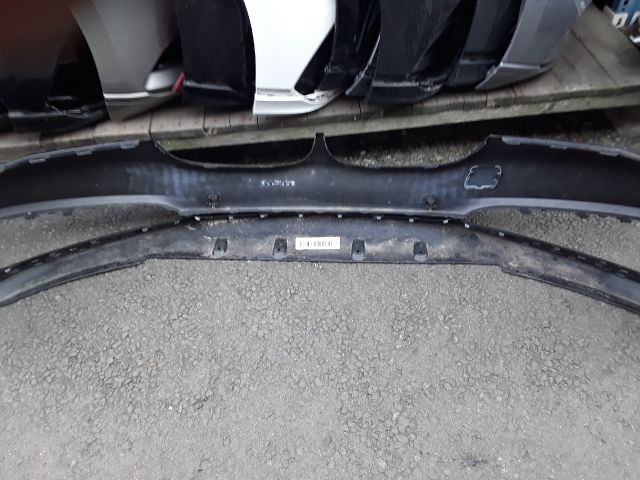 bontott BMW 7 Első Lökhárító (Üresen)