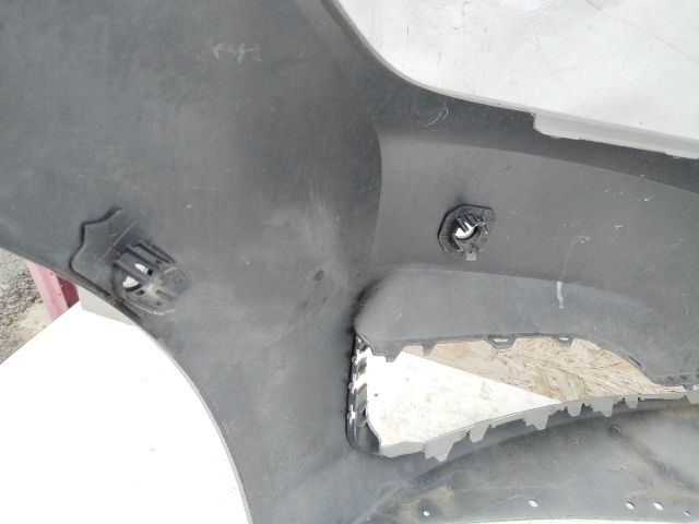 bontott BMW 7 Első Lökhárító (Üresen)