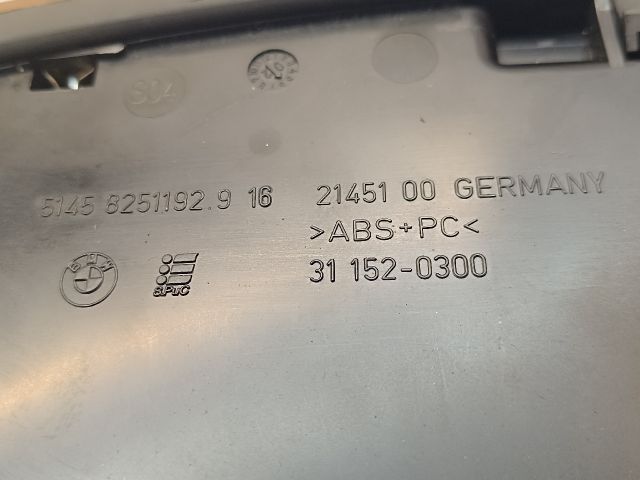 bontott BMW 7 Első Tároló Rekesz