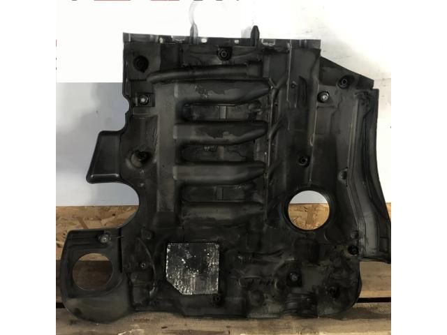 bontott BMW 7 Felső Hűtőburkolat