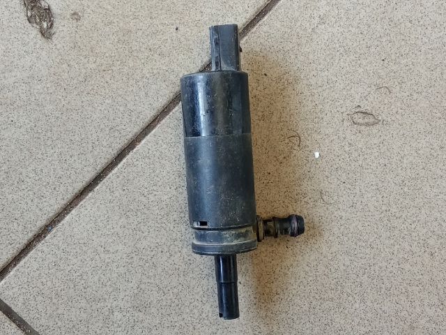 bontott BMW 7 Fényszórómosó Szivattyú