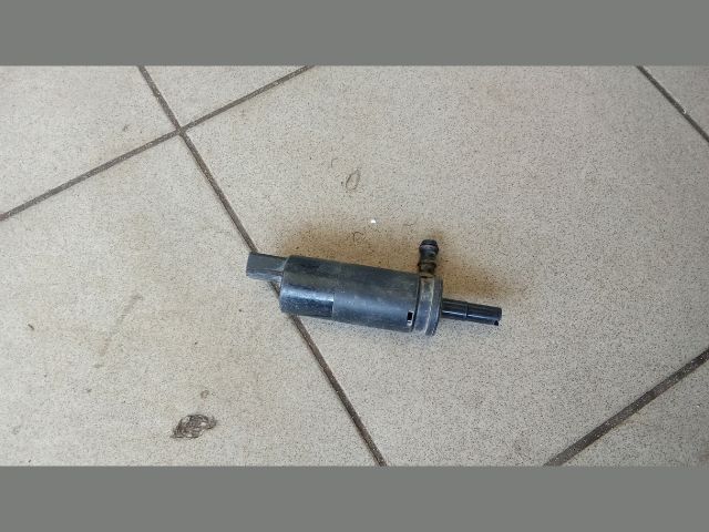 bontott BMW 7 Fényszórómosó Szivattyú