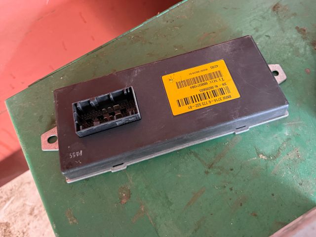 bontott BMW 7 Futómű Vezérlő Modul