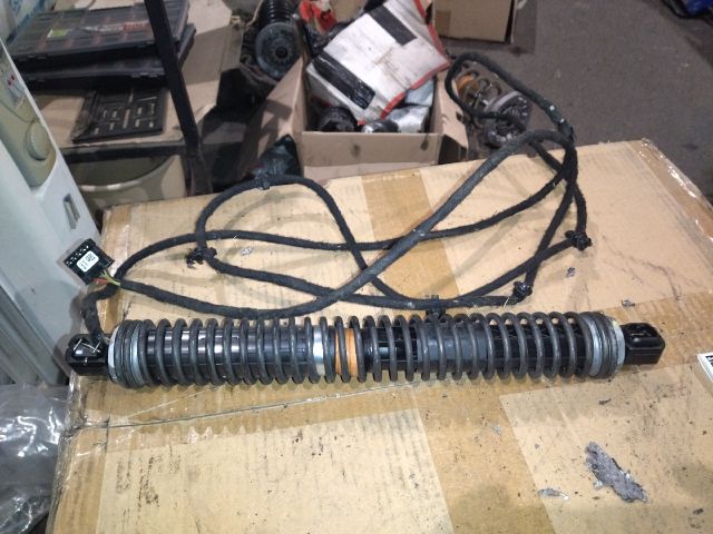 bontott BMW 7 Gázrugós Kitámasztó Teleszkóp Csomagtérajtó Bal