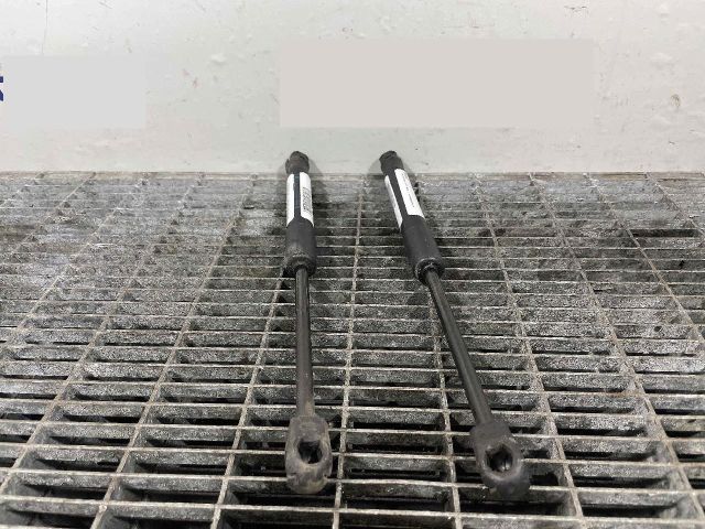 bontott BMW 7 Gázrugós Kitámasztó Teleszkóp Motorháztető