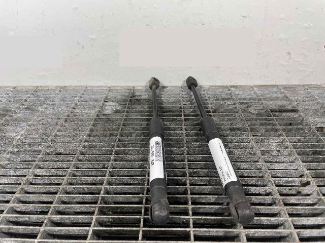 bontott BMW 7 Gázrugós Kitámasztó Teleszkóp Motorháztető