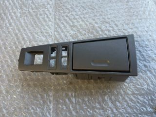 bontott BMW 7 Hátsó Hamutartó