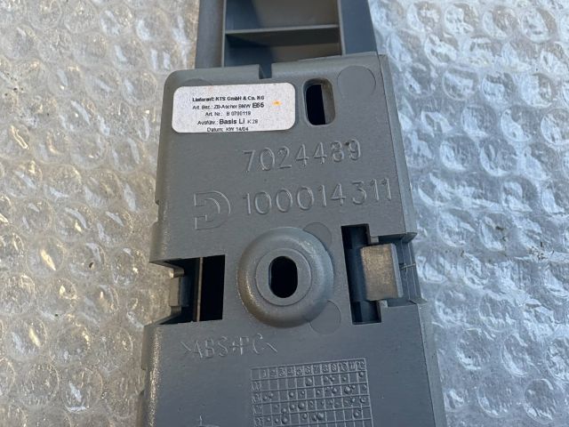 bontott BMW 7 Hátsó Hamutartó