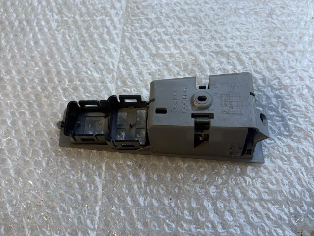 bontott BMW 7 Hátsó Hamutartó