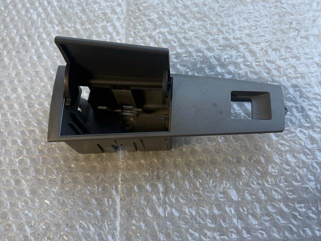 bontott BMW 7 Hátsó Hamutartó