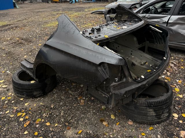 bontott BMW 7 Hátsó Karosszéria Csomag