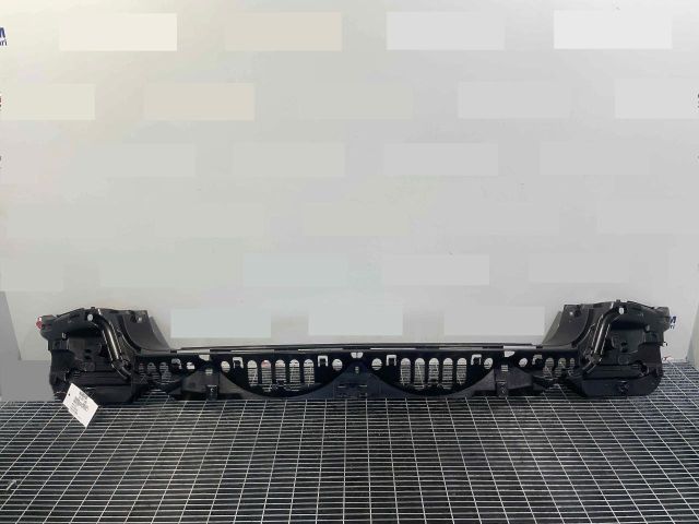 bontott BMW 7 Hátsó középső Lökhárító Tartó (Műanyag)