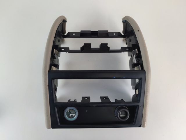 bontott BMW 7 Hátsó Szivargyújtó Aljzat