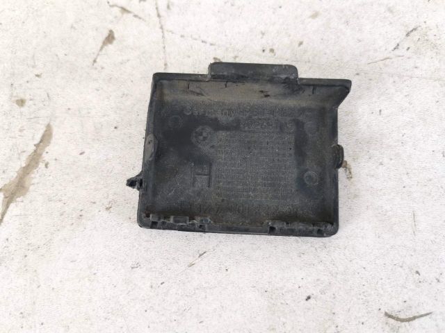 bontott BMW 7 Hátsó Vonószem Burkolat