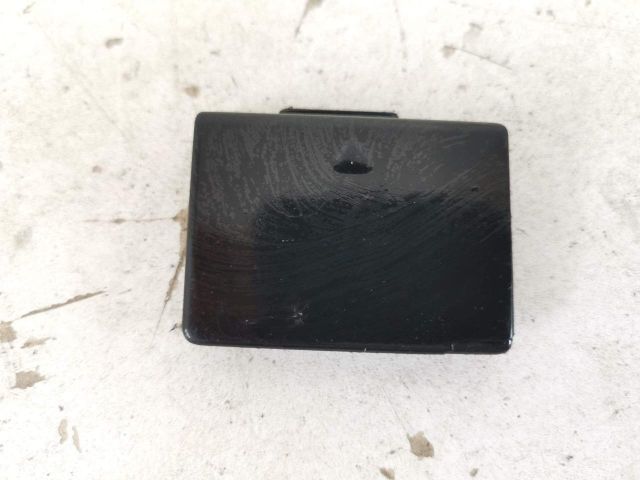 bontott BMW 7 Hátsó Vonószem Burkolat