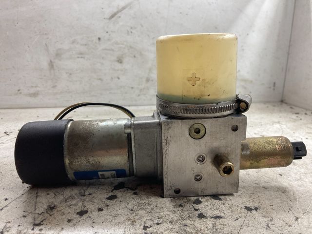 bontott BMW 7 Hidraulika Szivattyú