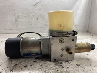 bontott BMW 7 Hidraulika Szivattyú