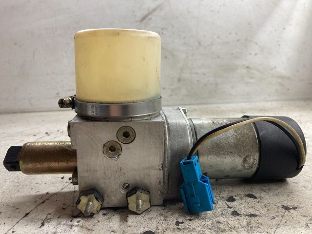 bontott BMW 7 Hidraulika Szivattyú