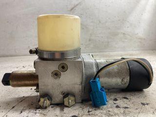 bontott BMW 7 Hidraulika Szivattyú