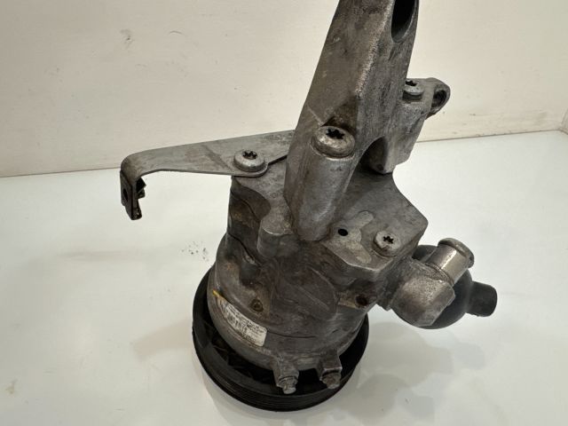 bontott BMW 7 Hidraulika Szivattyú