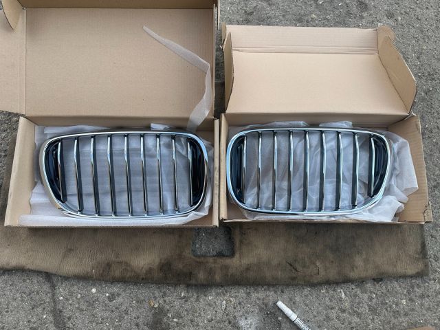 bontott BMW 7 Hűtőrács