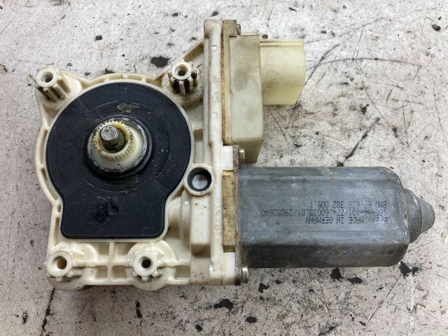 bontott BMW 7 Jobb első Ablakemelő Motor