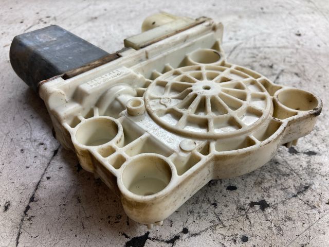 bontott BMW 7 Jobb első Ablakemelő Motor