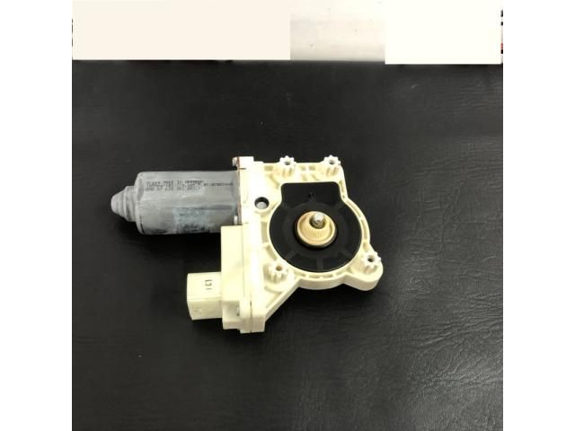 bontott BMW 7 Jobb első Ablakemelő Motor