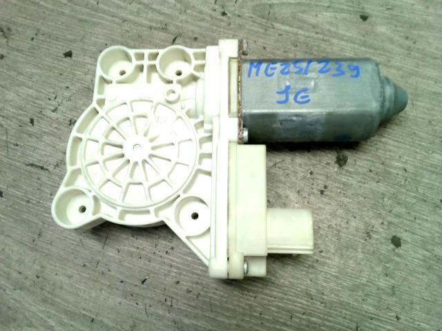 bontott BMW 7 Jobb első Ablakemelő Motor