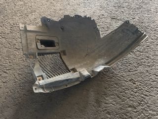 bontott BMW 7 Jobb első Első Dobbetét (Kerékjárati, Műanyag)