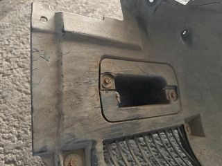 bontott BMW 7 Jobb első Első Dobbetét (Kerékjárati, Műanyag)