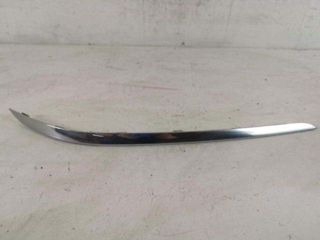 bontott BMW 7 Jobb első Lökhárító Díszléc