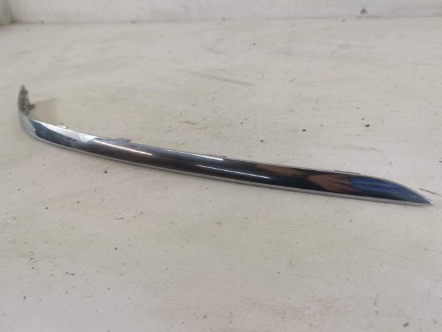 bontott BMW 7 Jobb első Lökhárító Díszléc