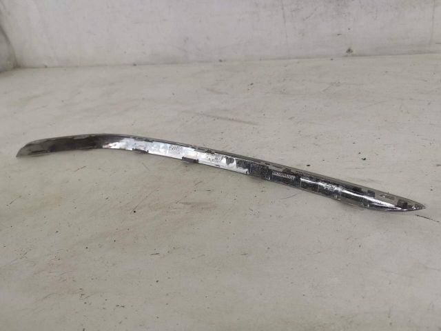 bontott BMW 7 Jobb első Lökhárító Díszléc