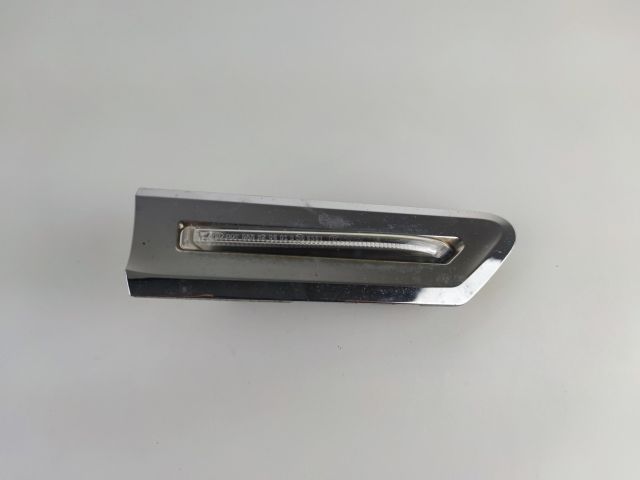 bontott BMW 7 Jobb első Sárvédő Irányjelző