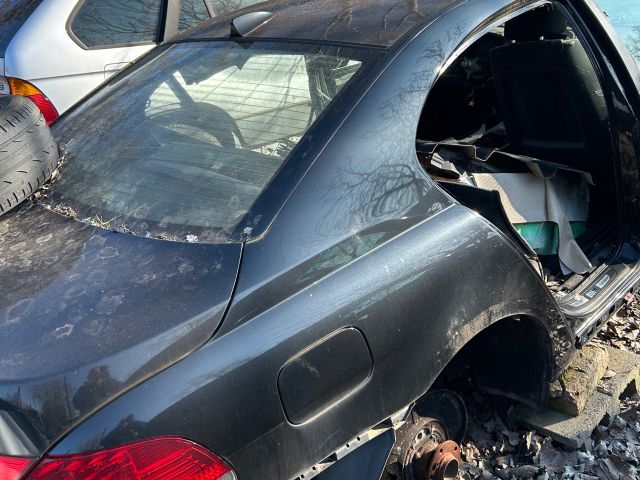 bontott BMW 7 Jobb hátsó Negyed Karosszéria Csomag