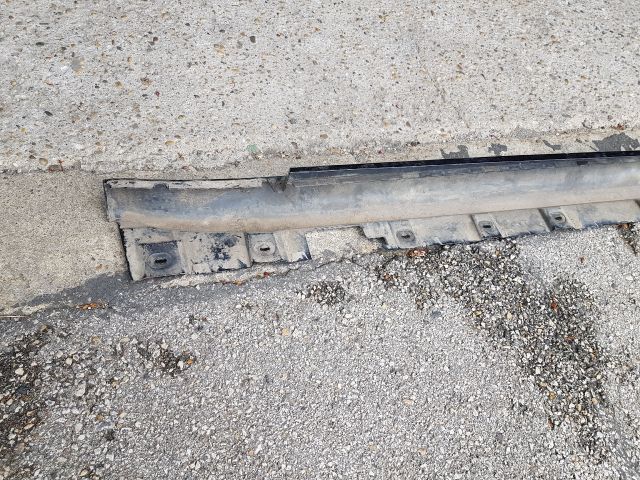 bontott BMW 7 Jobb Küszöb