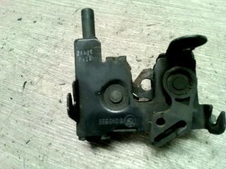 bontott BMW 7 Jobb Motorháztető Zárszerkezet