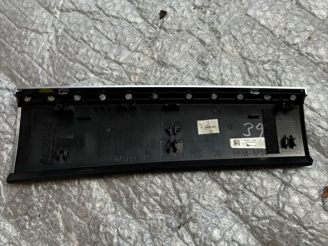 bontott BMW 7 Jobb Műszerfal Díszléc