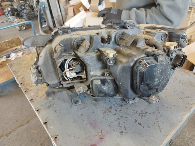 bontott BMW 7 Jobb Xenon Fényszóró