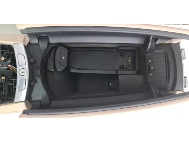 bontott BMW 7 Könyöklő