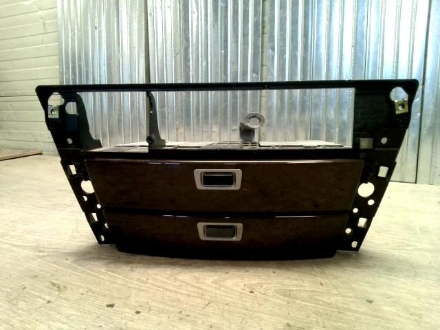 bontott BMW 7 Középkonzol Keret