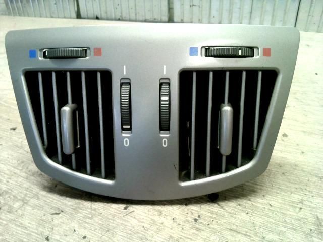 bontott BMW 7 Középső Szellőző