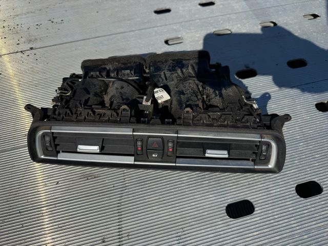 bontott BMW 7 Középső Szellőző