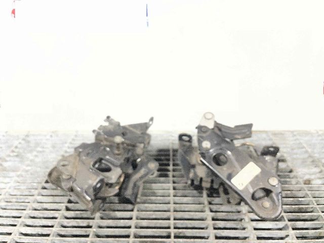 bontott BMW 7 Motorháztető Zárszerkezet